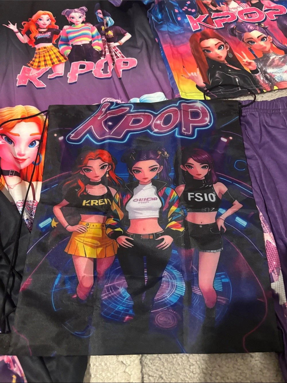 K-Pop girls Graphic clothes bundle
